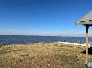 21257 Vantage Point Rd, Lake Preston, SD 57249