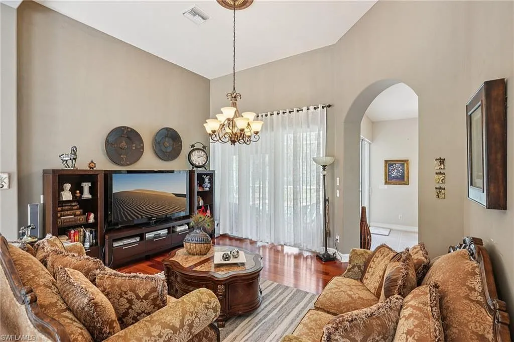 3 bed, 2.0 bath, 2177 sqft, $3,500 — Photo 4