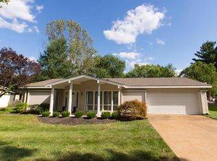 1272 Autumn Wood Cir, Ballwin, MO