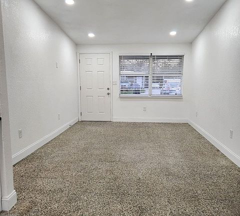 5th image of 4912 S 81st St