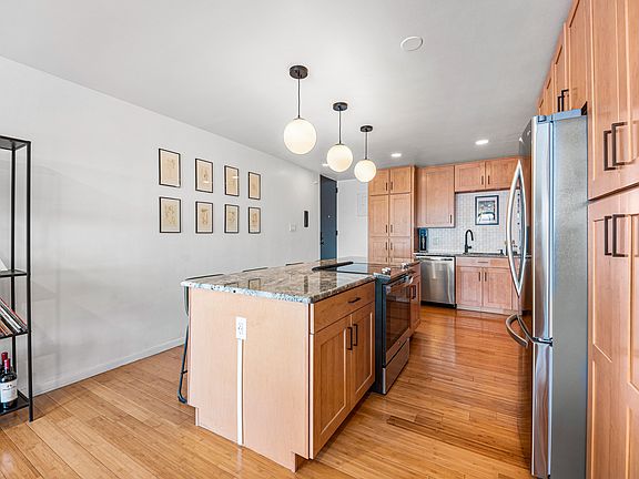 4th image of 1050 N Corona St APT 301