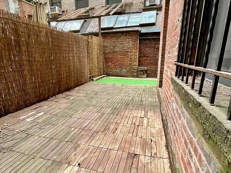 324 Pearl St #1G — Photo 11