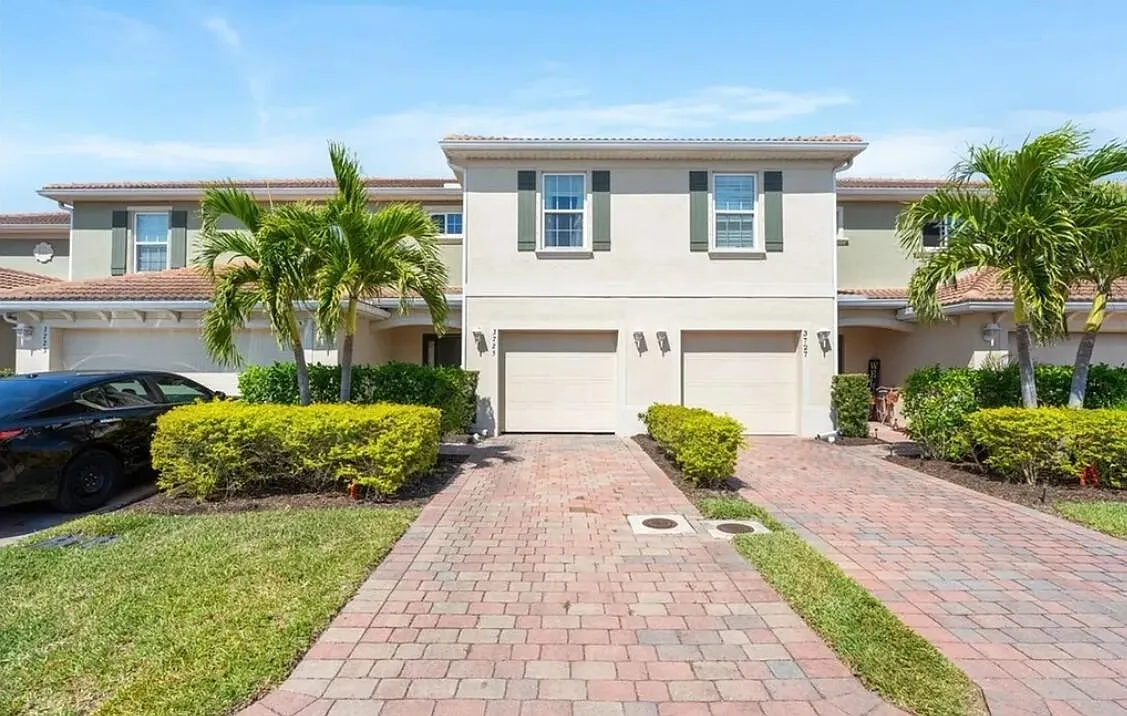 3 bed, 2.5 bath, 1477 sqft, $1,800 — Photo 1