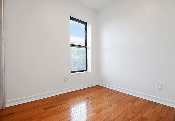 3rd image of 501 W 167th St APT 10