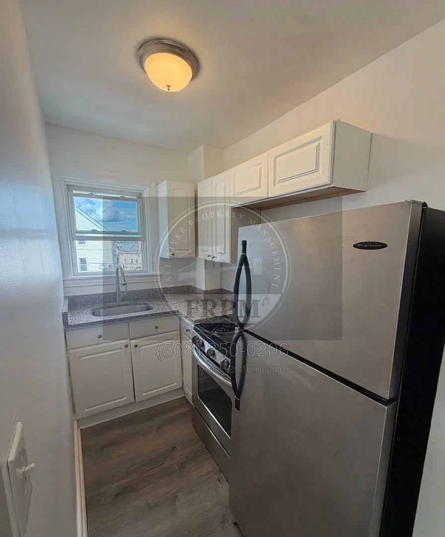 2 bed, 1.0 bath, $1,500 — Photo 4