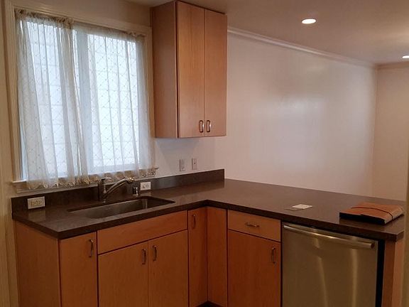 4th image of 2726 Polk St