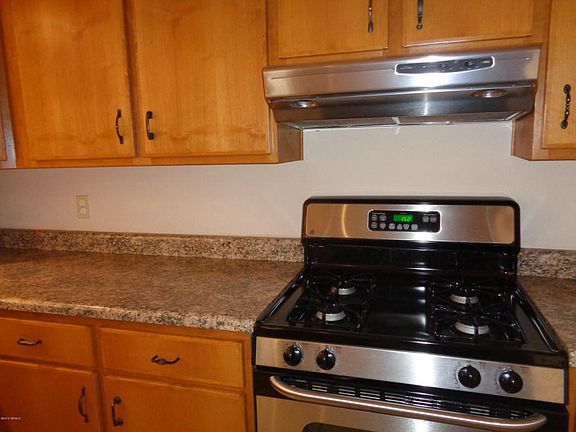 4th image of 5302 N Pomona Ave