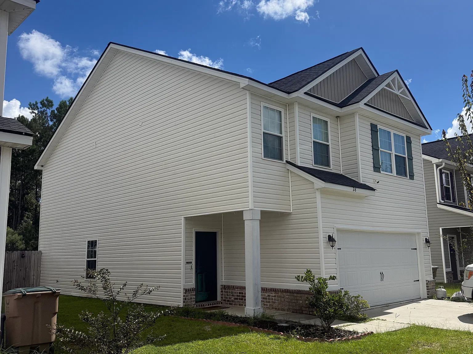 3 bed, 2.5 bath, 1817 sqft, $2,195 — Photo 1