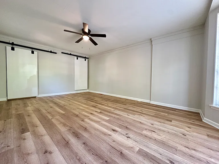 4359 Oak St — Photo 4