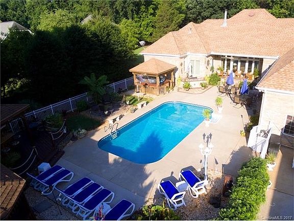 3rd image of 146 Carsons Pl