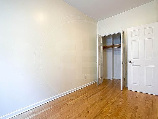 5th image of 48 W 56th St APT 4D