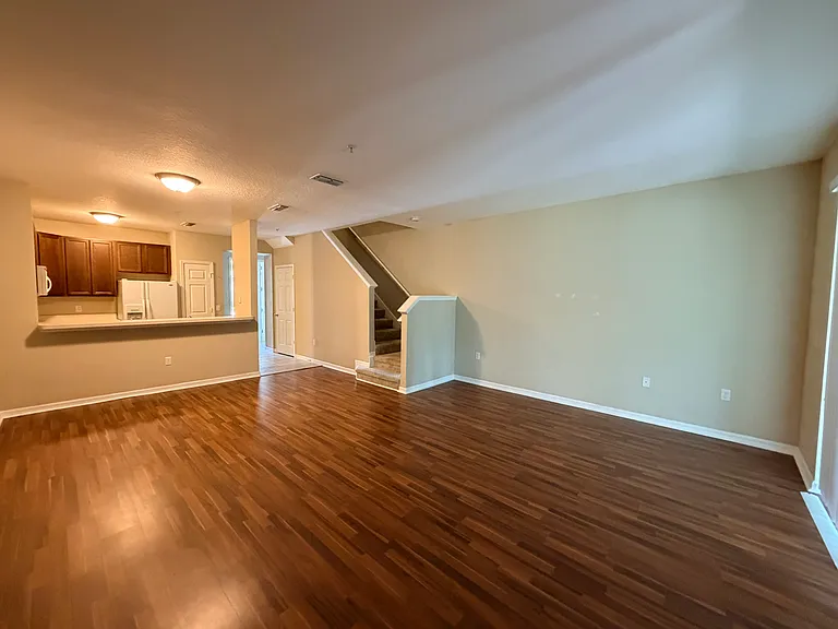 10325 Regent Square Dr #605 — Photo 5