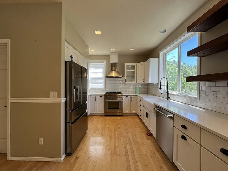 1922 NW New Hope Ct — Photo 9
