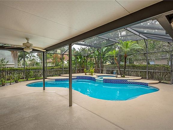 2nd image of 584 Yorkshire Dr