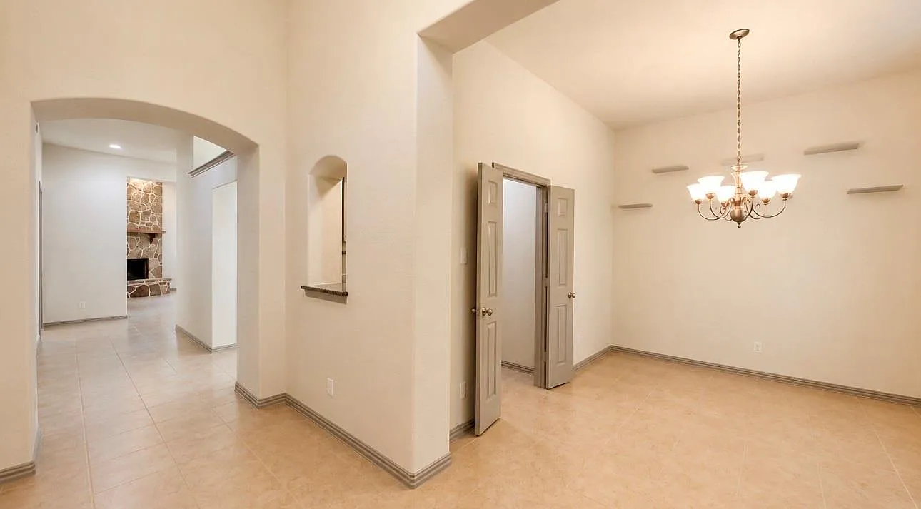 3 bed, 2.0 bath, 2196 sqft, $2,675 — Photo 4