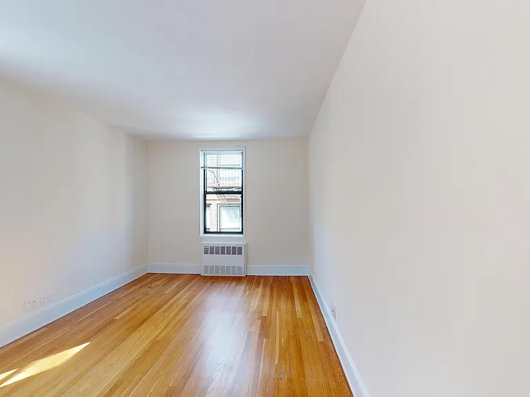 305 W 13th St #5L — Photo 3