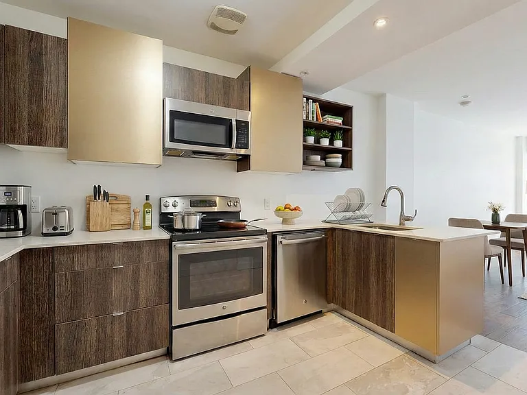 340 Pleasant Ave #1A — Photo 5