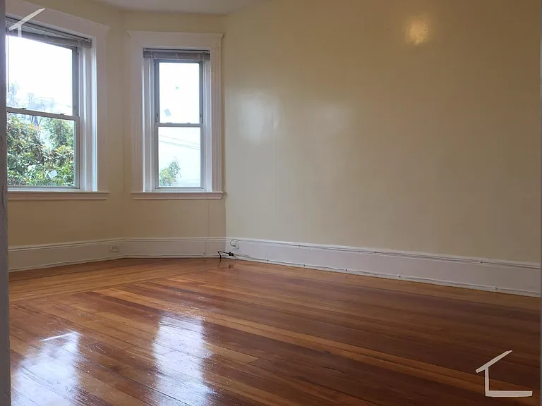 4 Litchfield St #2 — Photo 8