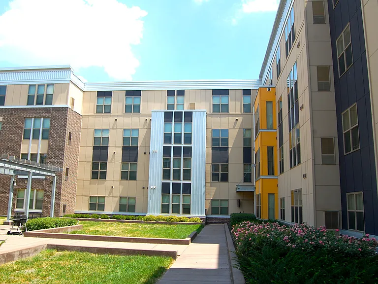 Metro Lofts — Photo 9