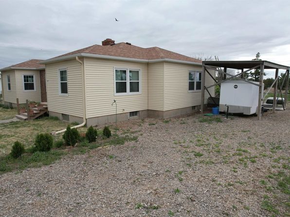 675 Castle Rock St, Quinter, KS 67752