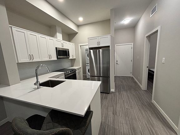4th image of 488 Garden St #1495945