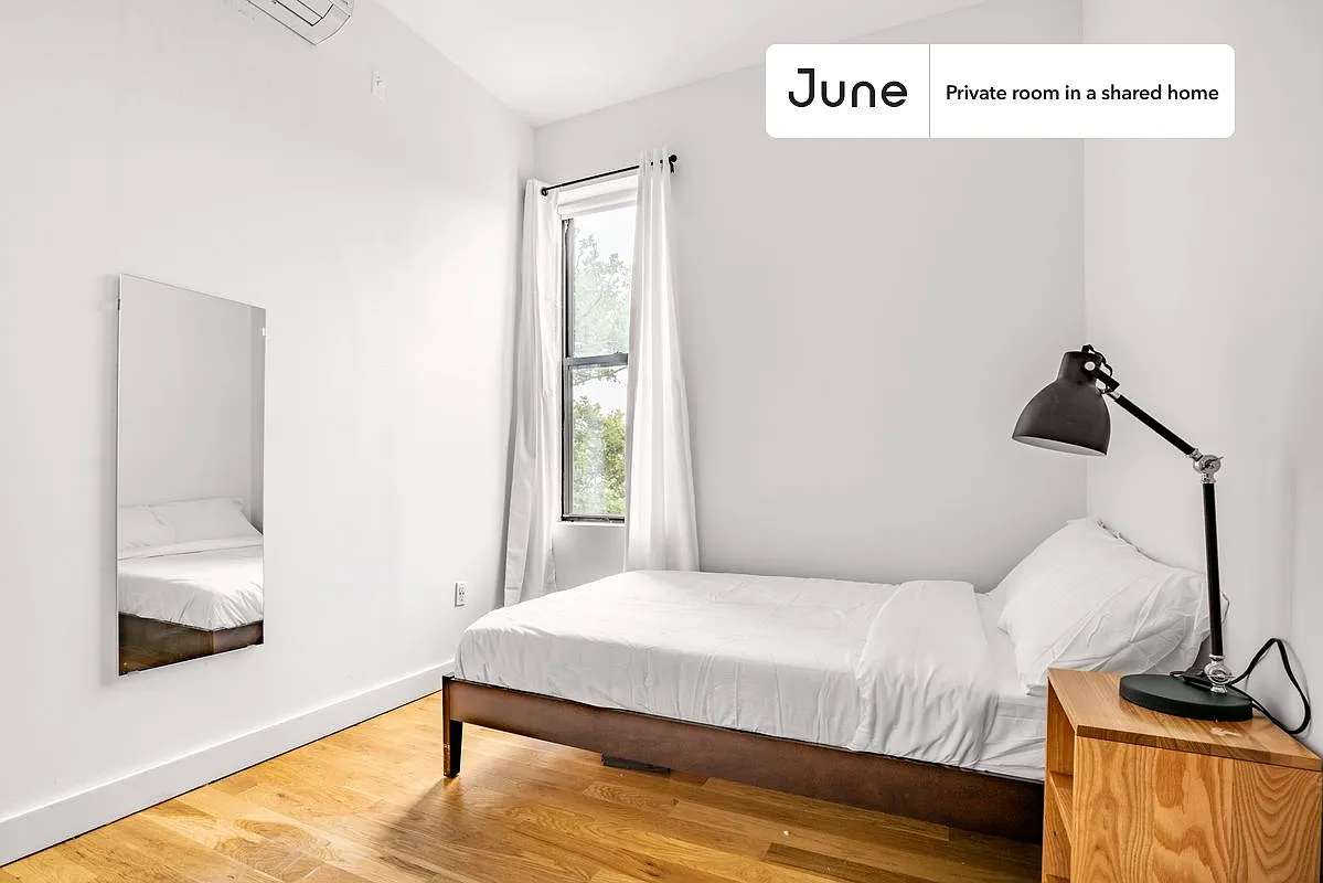 Full bedroom in 5 bed/3 bath home in Ridgewood #1408 E — Photo 1