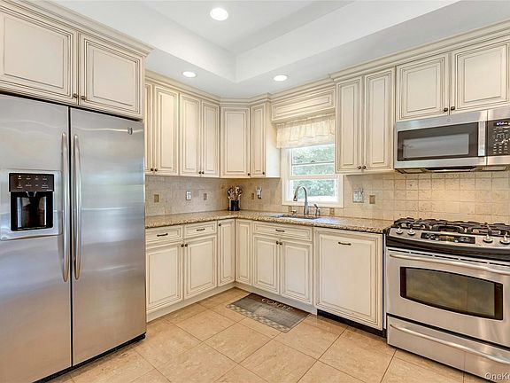 5th image of 61 Yale Avenue
