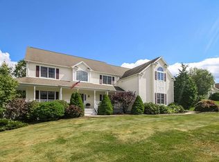 40 Old Dairy Ln, Shelton, CT 06484