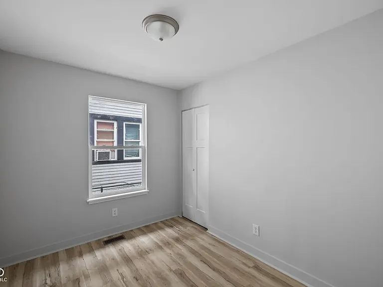 4074 Boulevard Pl #2 — Photo 8