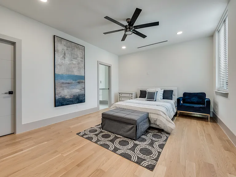 4528 W Amherst Ave — Photo 30