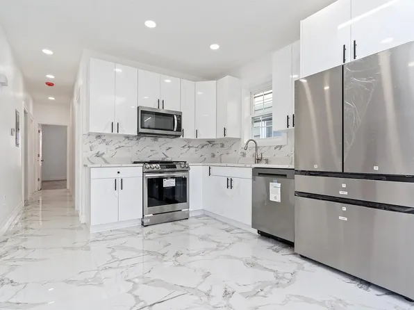 133 West 4th Street image 6 of 14