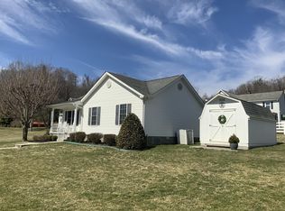 191 Front St, Renick, WV 24966