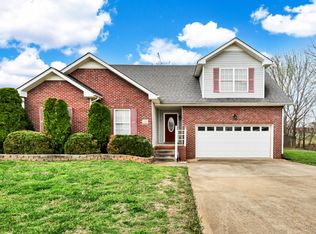 3700 Wheatfield Ln, Clarksville, TN 37040