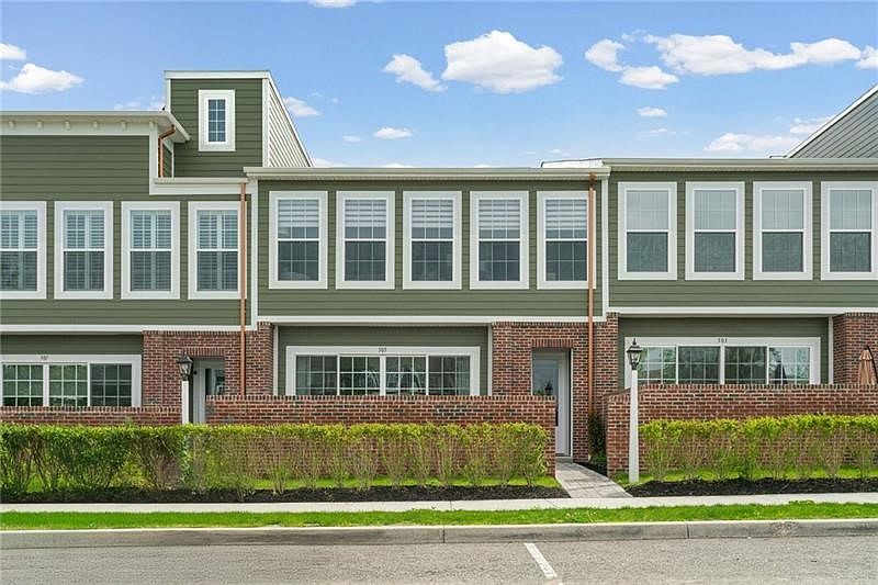 1st image of 505 High Crescent Rd