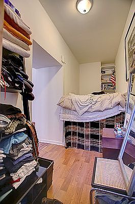 4th image of 55 W 75th St APT 4