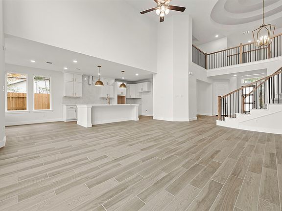 3rd image of 18917 Moonriver St