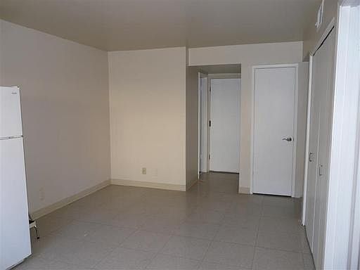 3rd image of 260 Pine Wood Ln