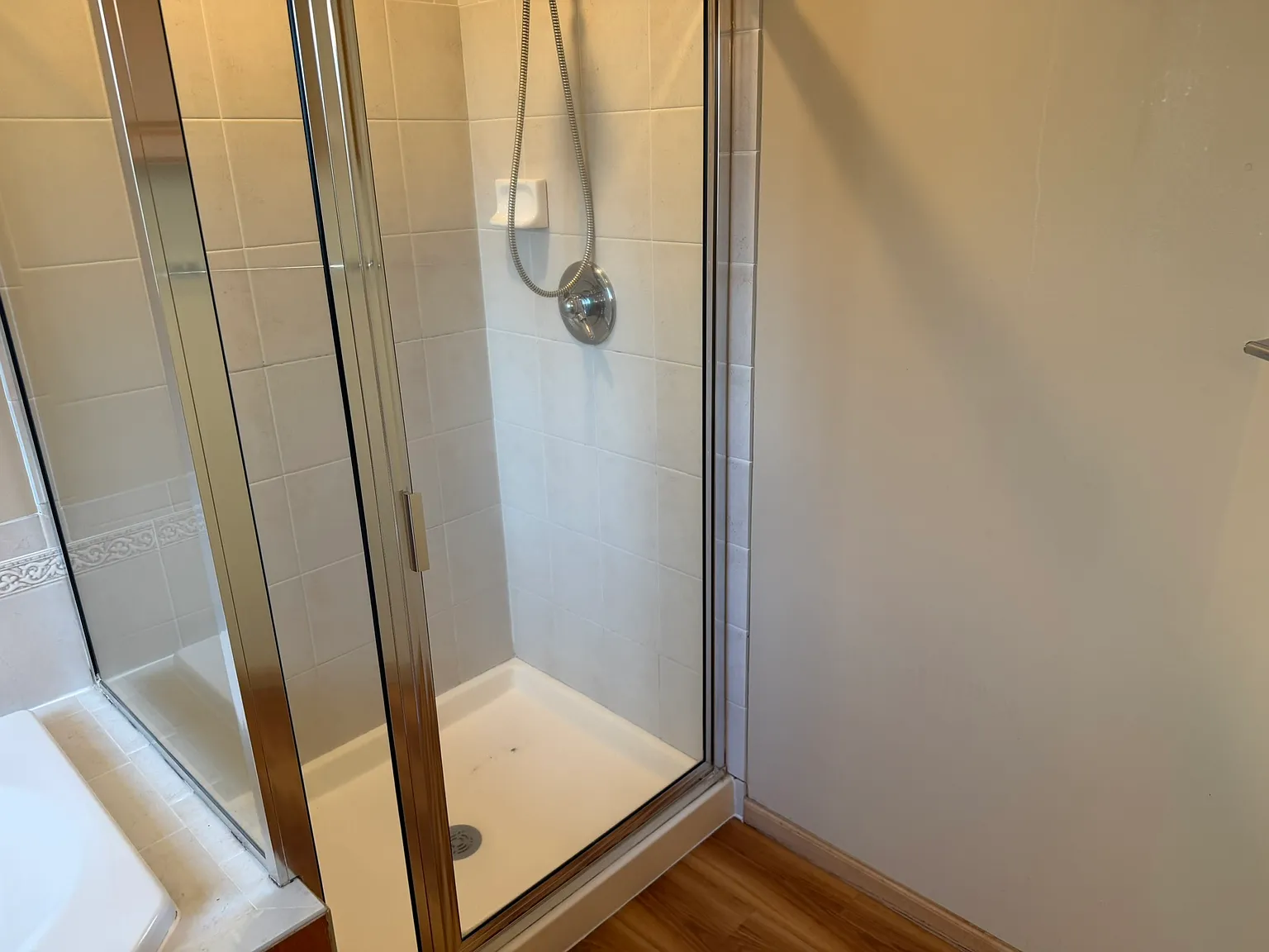 4 bed, 2800 sqft, $3,200 — Photo 4