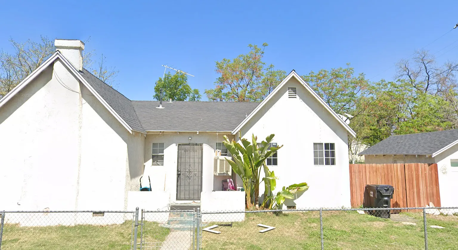3 bed, 1240 sqft, $2,295 — Photo 1