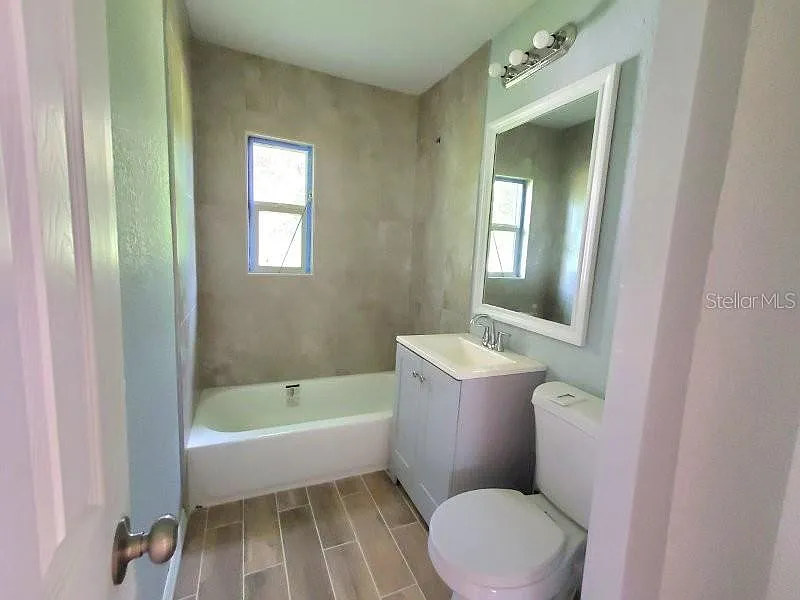 2 bed, 1.0 bath, 720 sqft, $1,175 — Photo 3