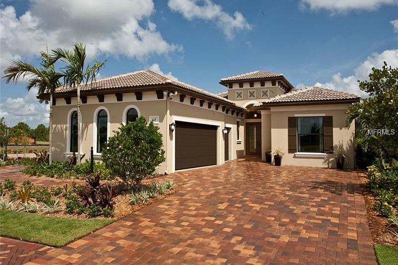 1st image of 187 SE Calmo Cir