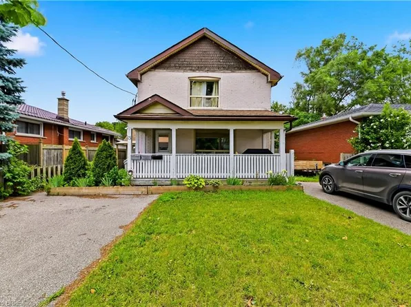 13 Usher St, Brantford, ON N3R 1B8