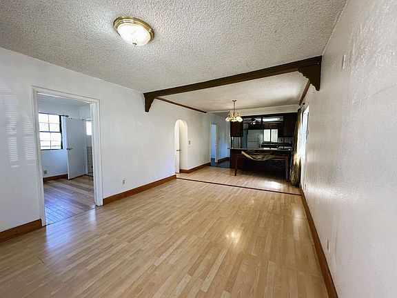 3rd image of 3221 44th St