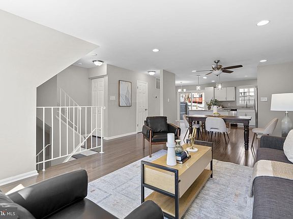 4th image of 3050 Seminole Rd