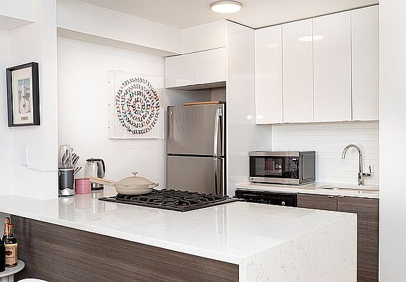 4th image of 298 Mulberry St APT 4P