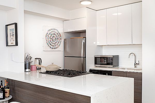1st image of 298 Mulberry St APT 7C