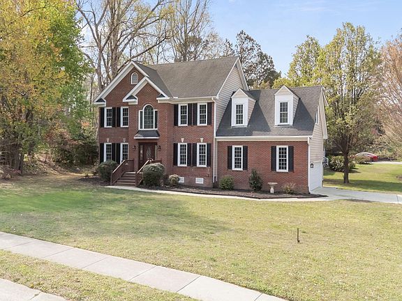 3rd image of 901 Birkdale Dr
