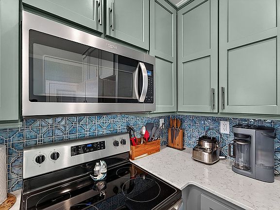 5th image of 3223 N Lockwood Ridge Rd #139