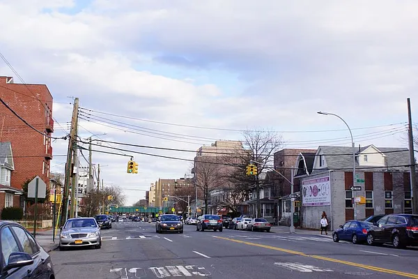 Rented by Norman Raindel, LREB | media 29