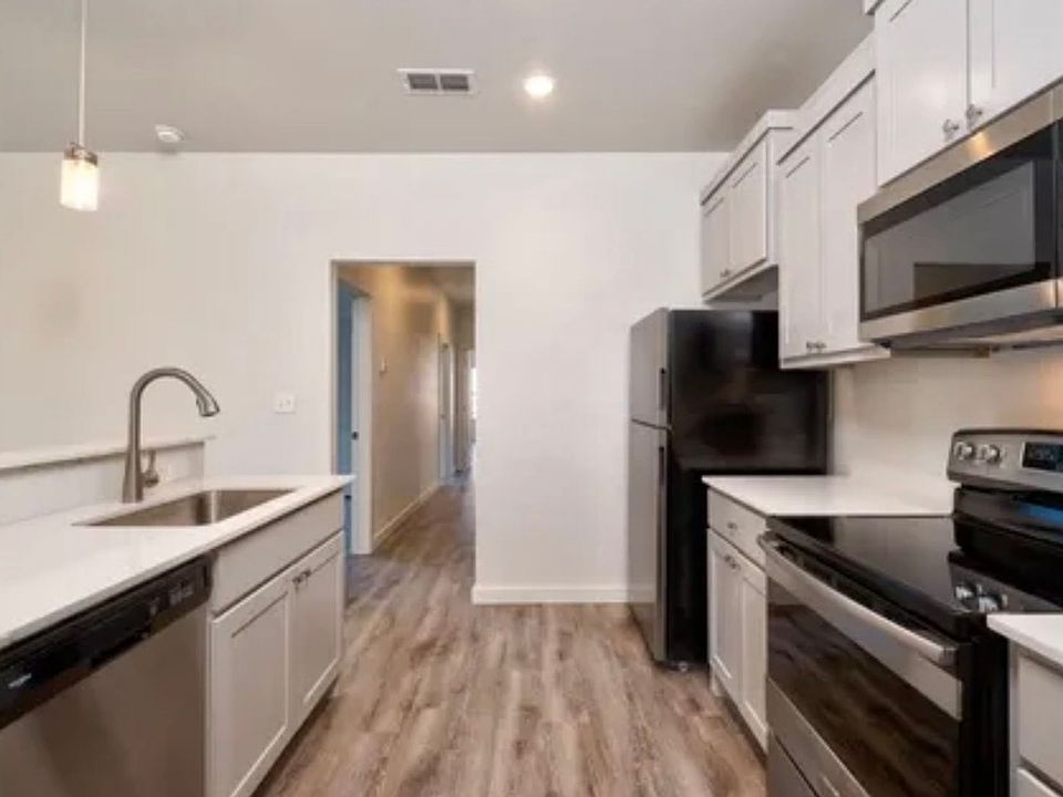 1st image of 1207 N Evanston Ave